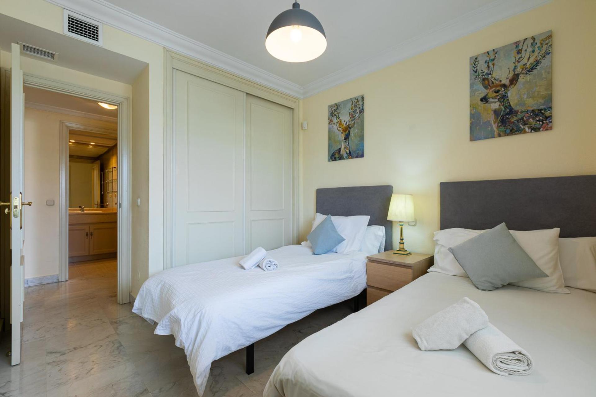 Apartamento Puerto Banus, Marina Banus, 2br, 2bth, Pool, Parking, Marbella, 1j Marbella
